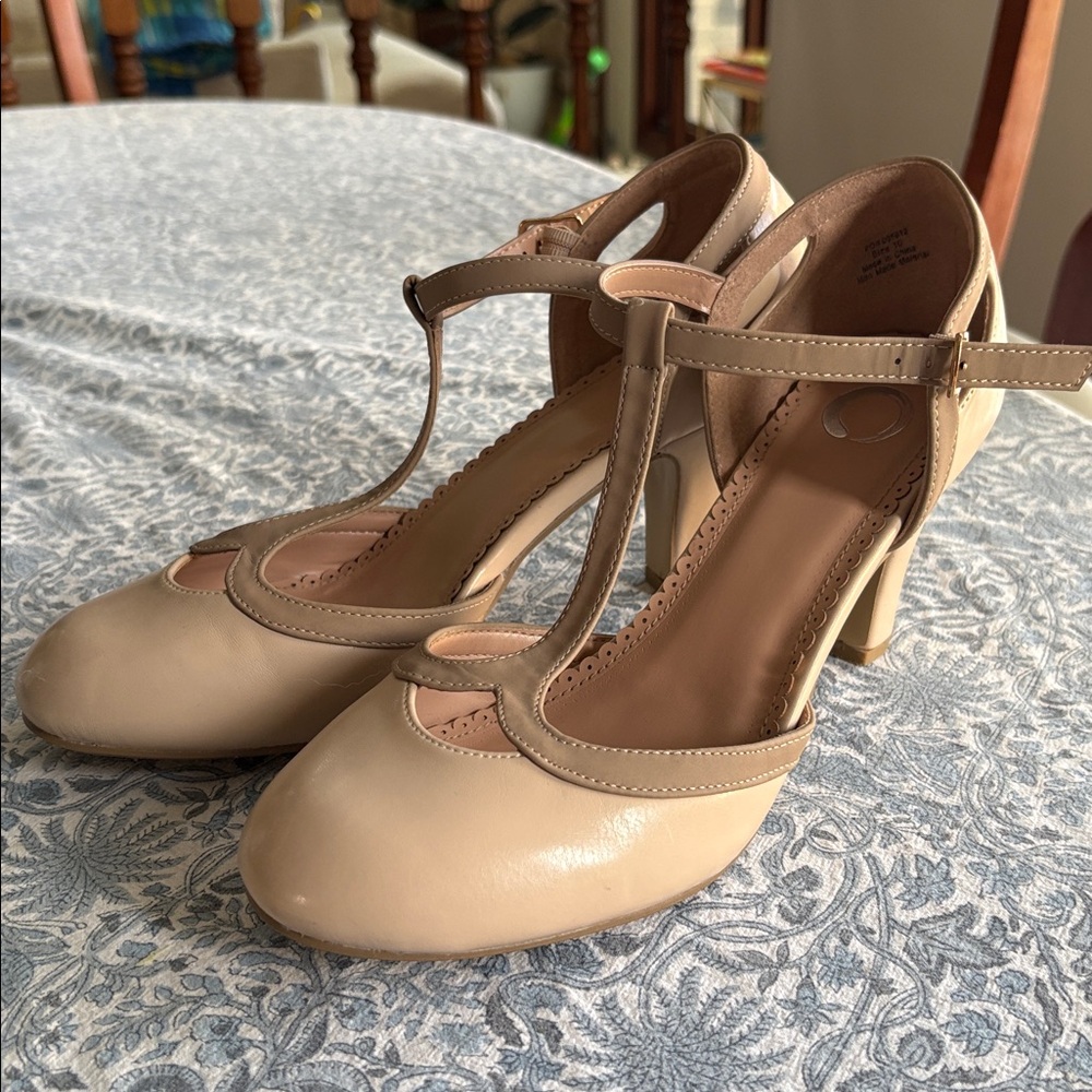Nude/ Taupe Mary Jane Heel Faux Leather Round Toe Womens Size 10